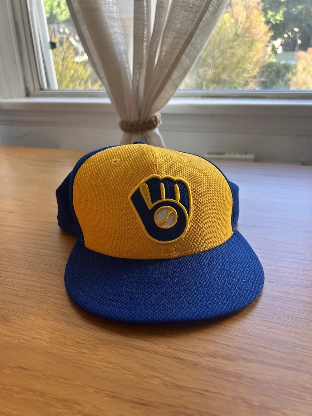 Milwaukee Brewers Hat. Size 7 3/4. 61.5cm.
